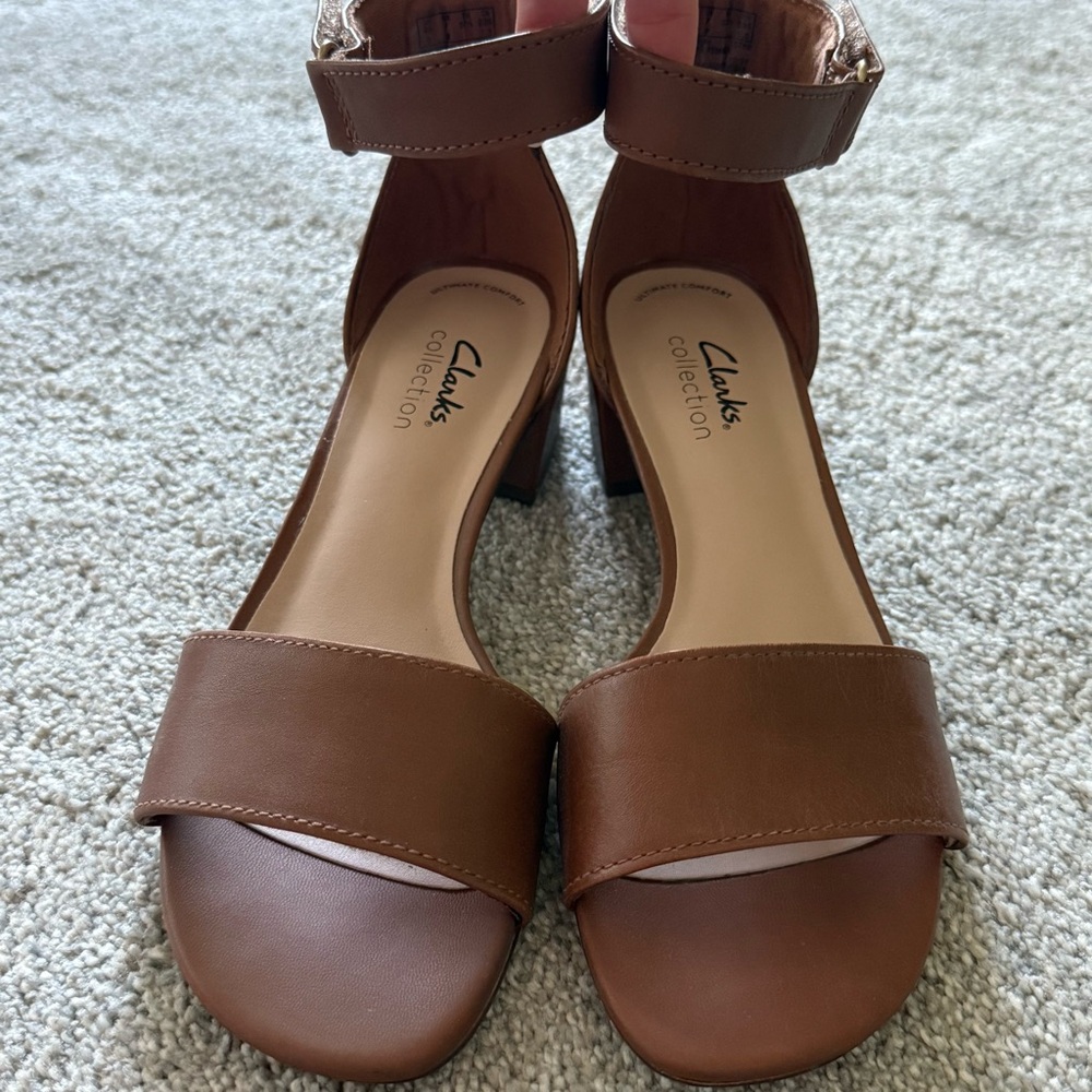 Clarks Caroleigh Anya Sandal - Size 7